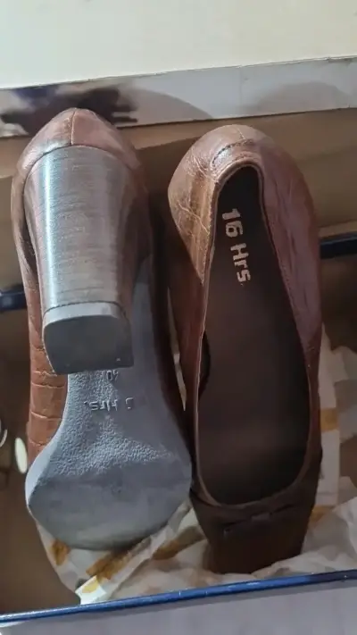 Zapatos de cuero marrón 16 Hrs - miniatura 2