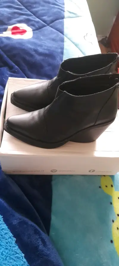 Botines de cuero negro con tacón alto - miniatura 2