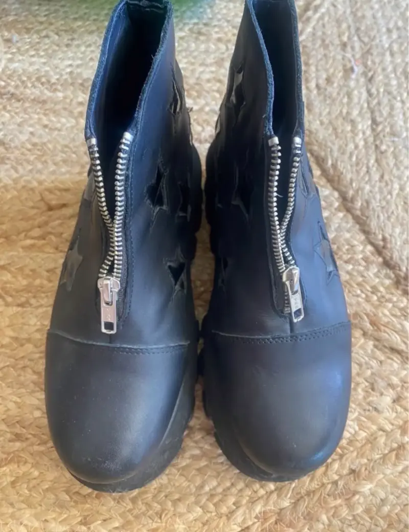 Botines negros con plataforma Sofía de Grecia - 2