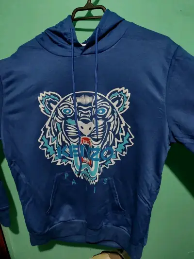 Polerón azul con capucha y diseño de tigre - miniatura 3