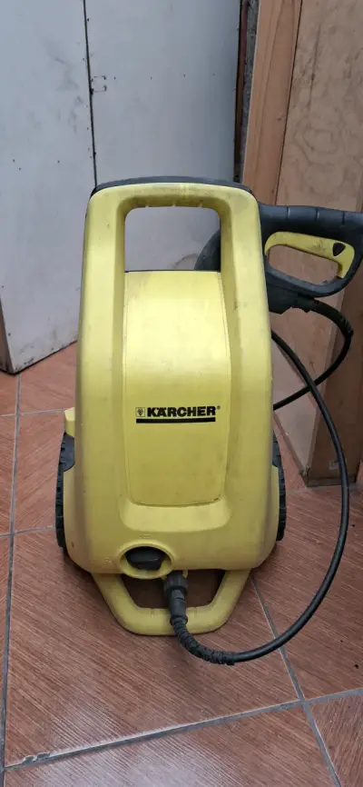 Hidrolavadora Kärcher compacta amarilla - miniatura 1