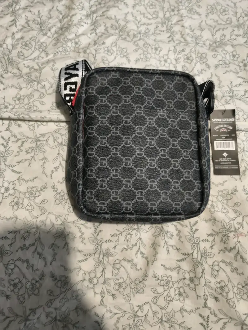 Bandolera Sprayground con diseño de tiburón - 2