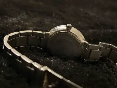 Reloj análogo de acero inoxidable - miniatura 2