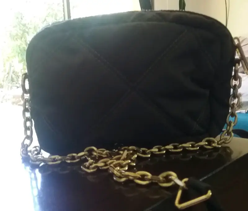 Cartera acolchada gris con cadena dorada - 2