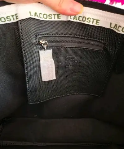 Bolso tote negro Lacoste con logo - miniatura 3