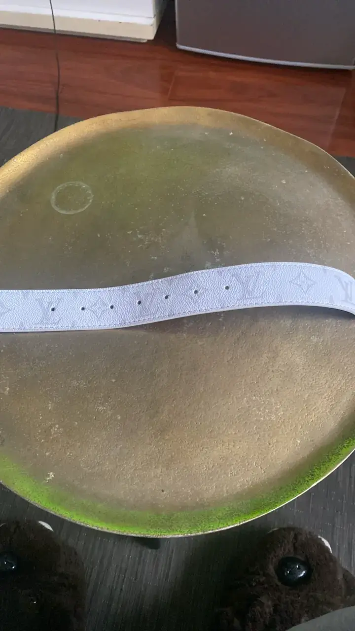Cinturón blanco de cuero con hebilla LV - 3