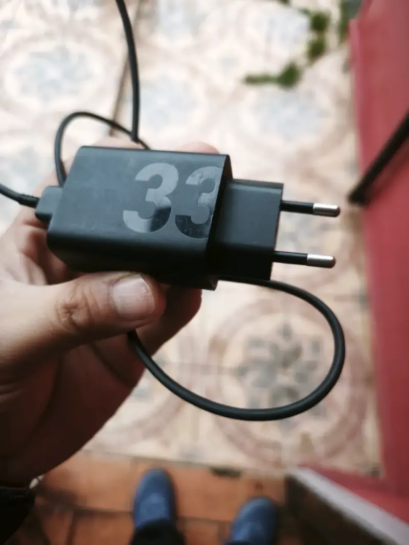 Cargador de celular motorola 33w original - 1