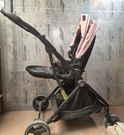Coche de bebé Lu Baby rosa plegable - miniatura 4