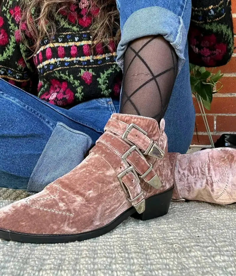 Botines de terciopelo rosa con hebillas - 2