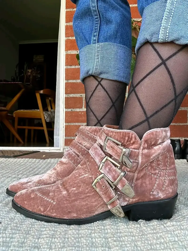 Botines de terciopelo rosa con hebillas - 3
