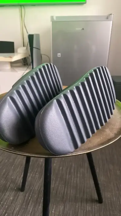 Yeezy slides - miniatura 4