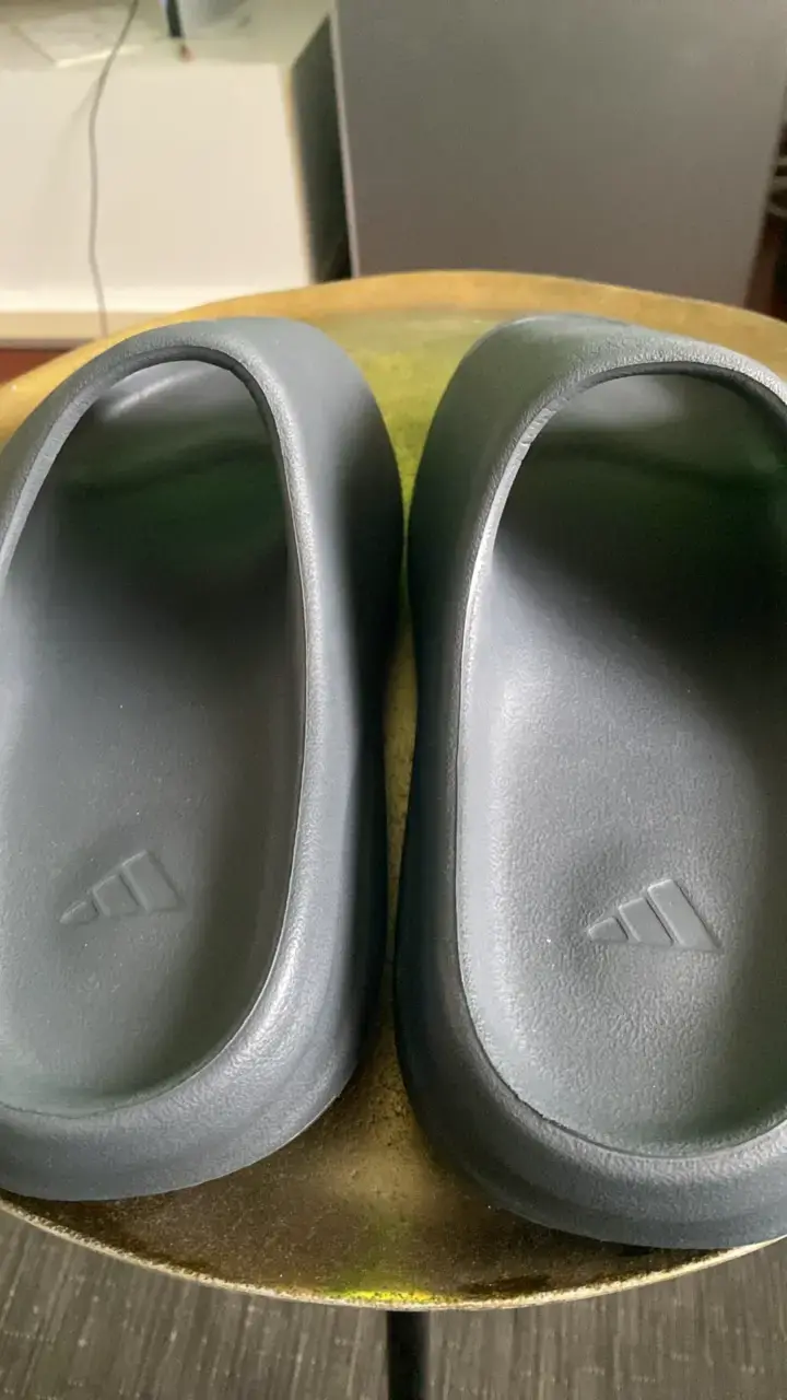 Yeezy slides - 5