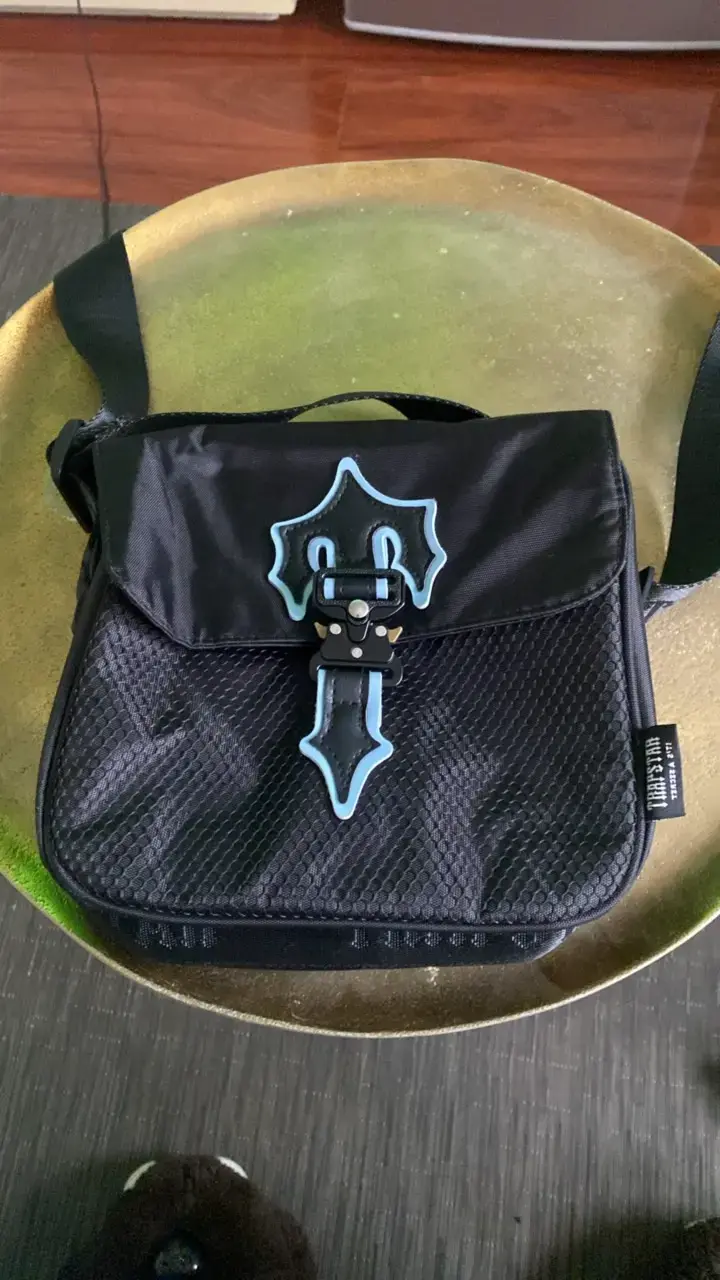 Bolso cruzado negro trapstar it’s a secret - 1