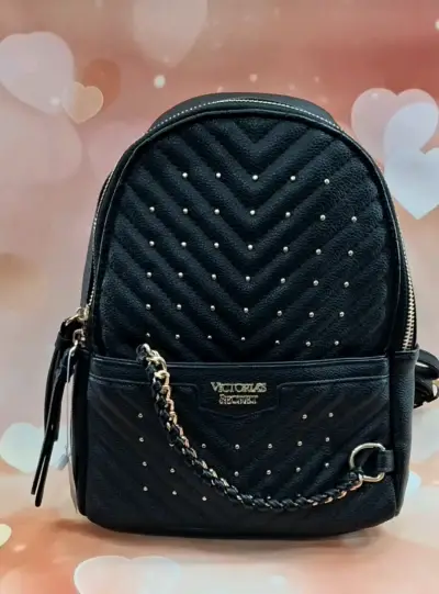 Mochila negra Victoria's Secret con tachas - miniatura 1