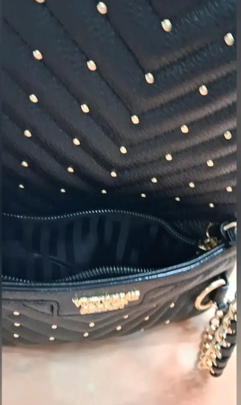 Mochila negra Victoria's Secret con tachas - 4