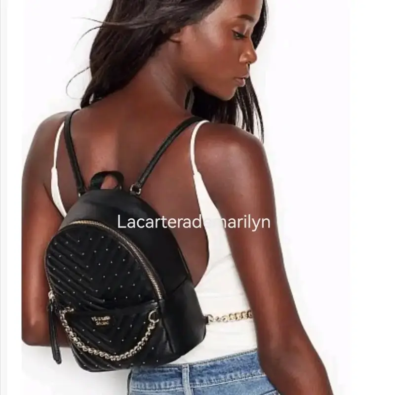 Mochila negra Victoria's Secret con tachas - 6