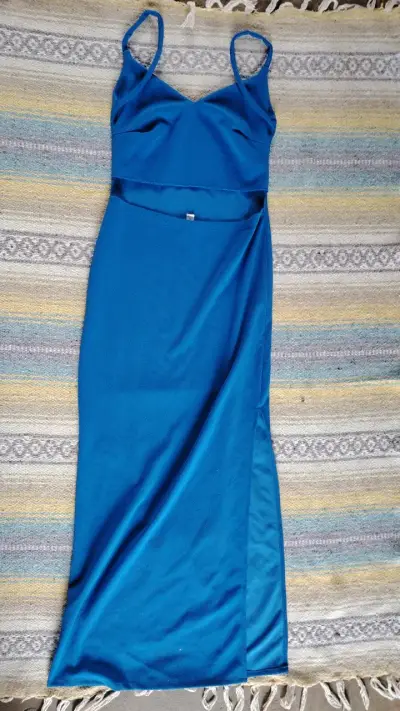 Vestido azul sin mangas elegante - miniatura 3