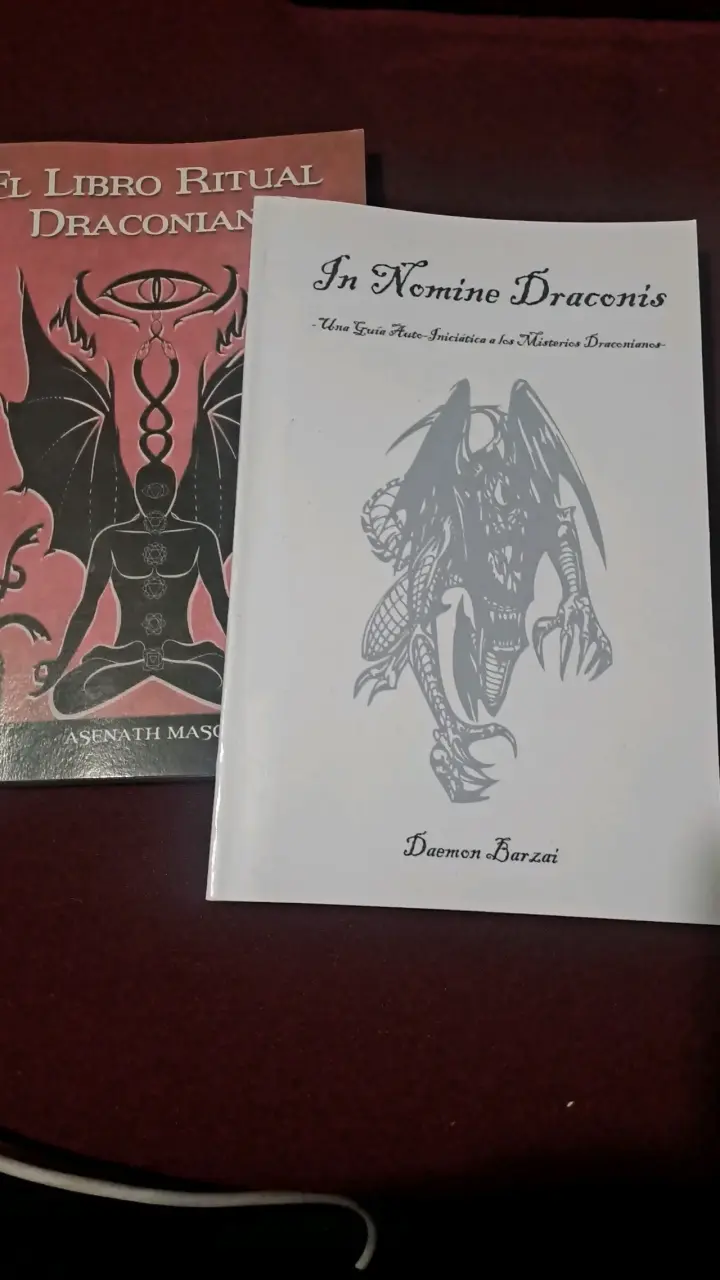Libros de rituales draconianos y auto-iniciación