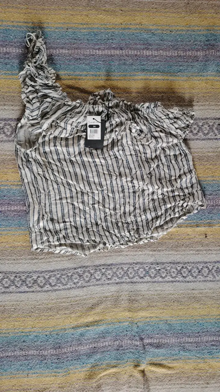 Blusa de rayas con volantes - 2