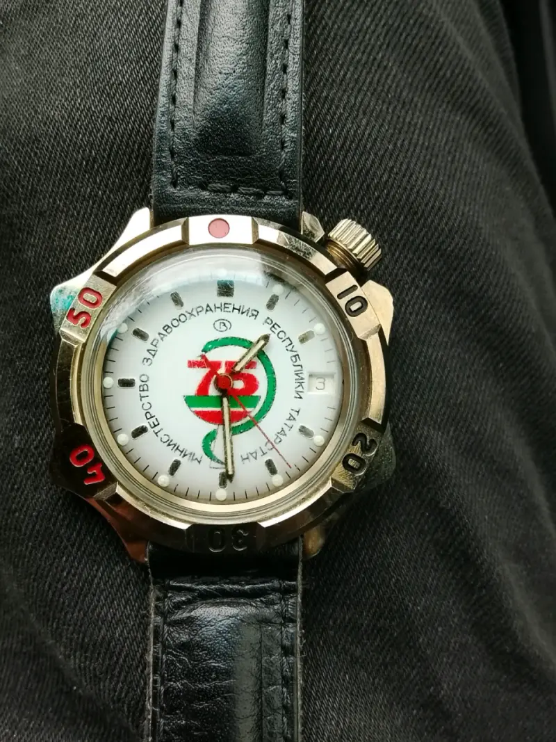 Reloj vintage ruso komandirskie con correa de cuer - 1
