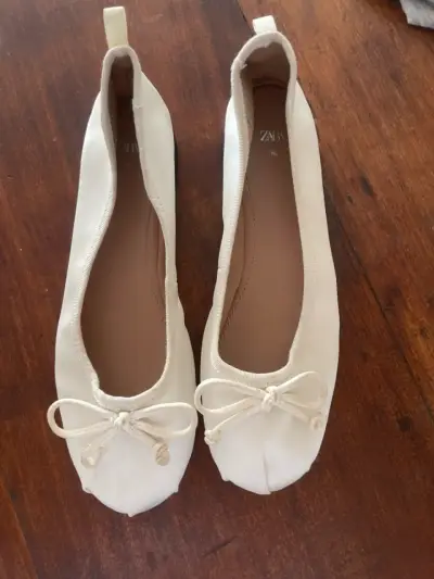 Bailarinas blancas de cuero Zara talla 36 - miniatura 2