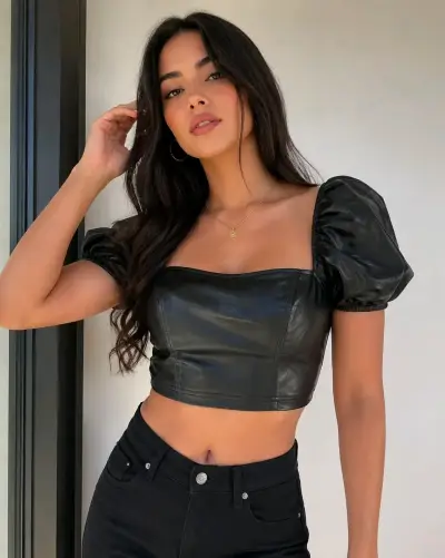 CROP TOP Ecocuero negro - miniatura 1