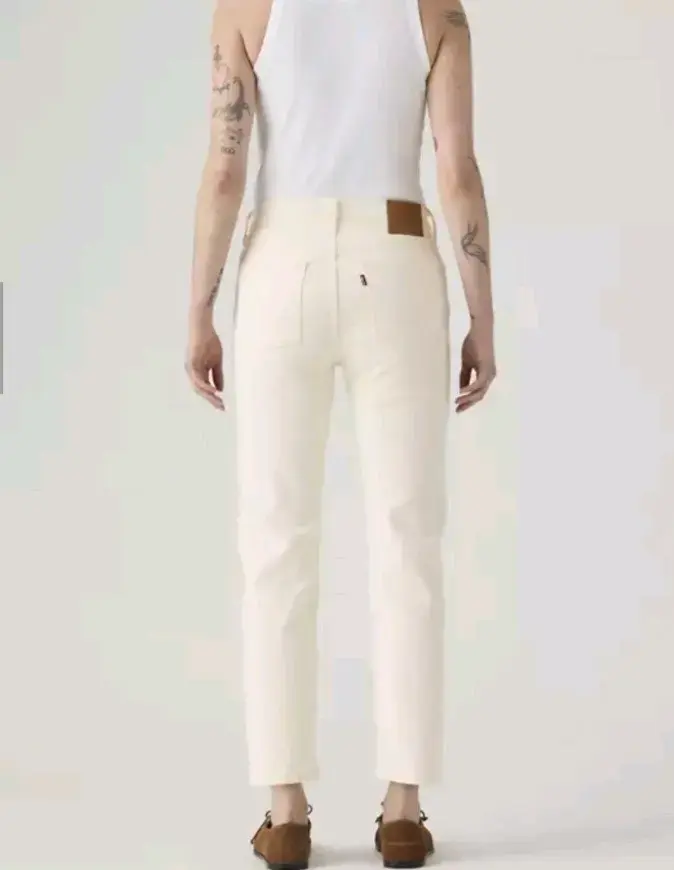 Jeans blancos levis de mujer estilo casual - 1