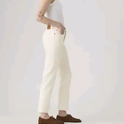 Jeans blancos levis de mujer estilo casual - miniatura 2