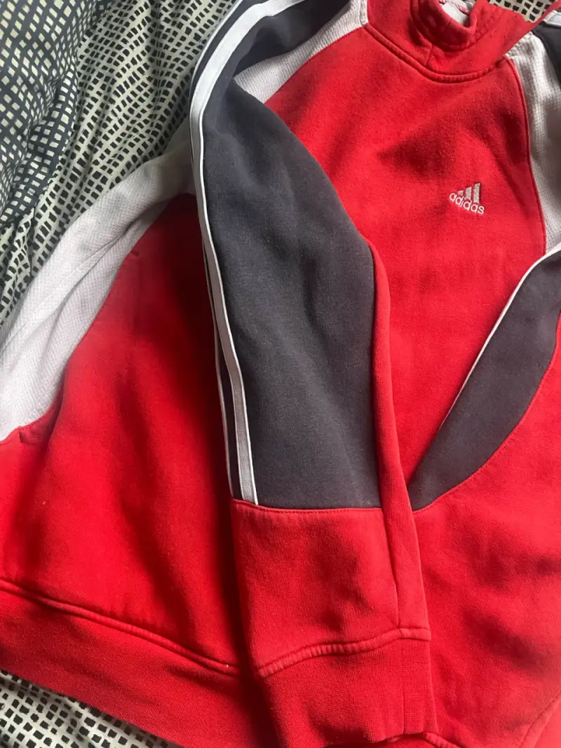Polerón Adidas rojo talla S-M - 2