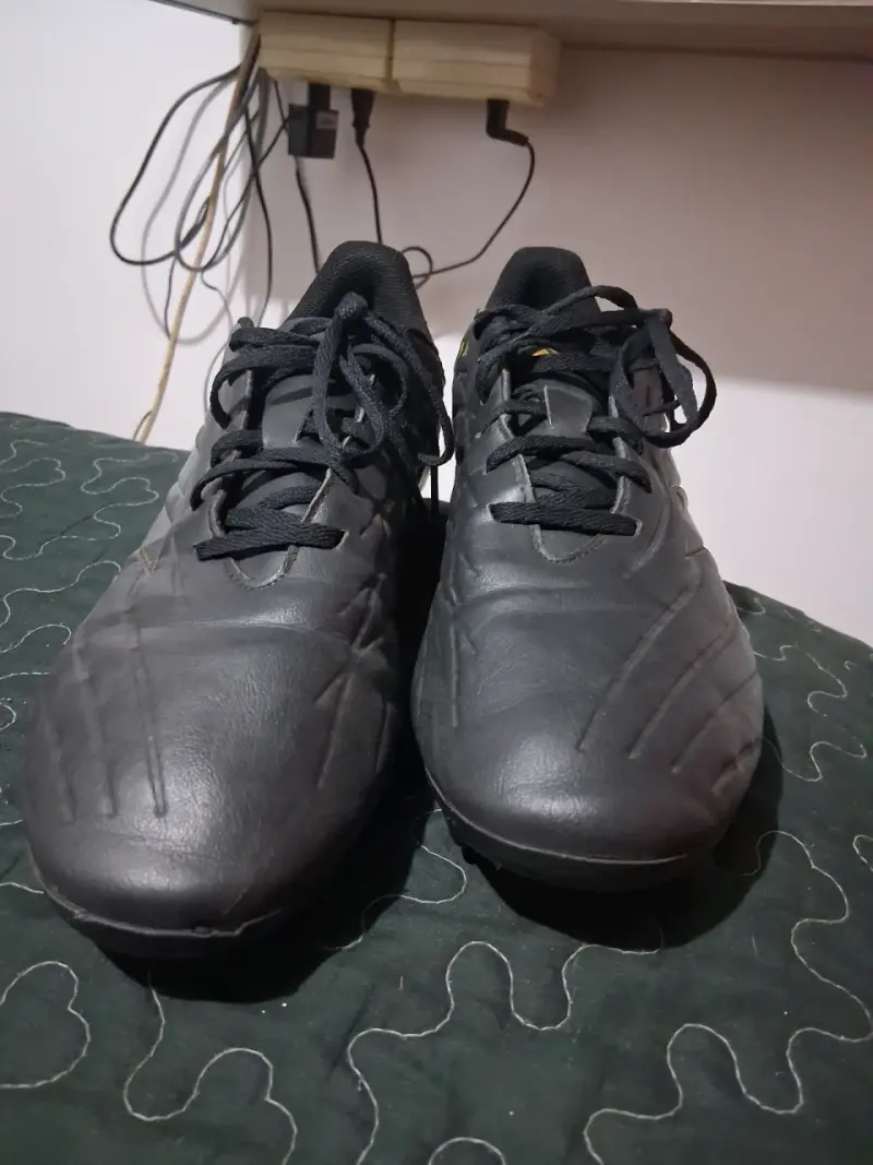 Botines de fútbol adidas negros con toperoles - 5