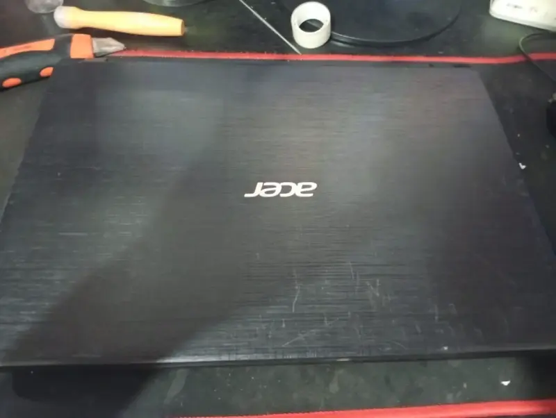 Notebook Acer con pantalla de 14 pulgadas - 3