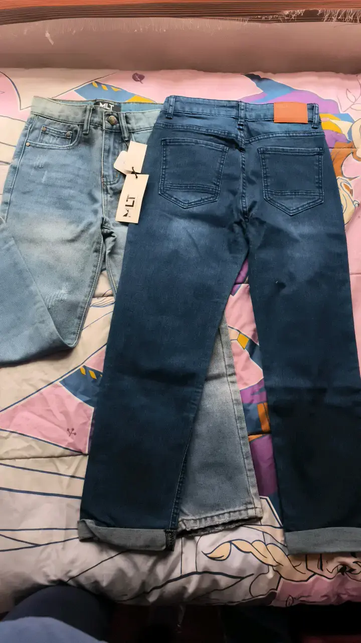 Jeans de mezclilla desgastados para mujer - 2