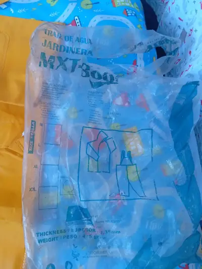 Conjunto impermeable amarillo para lluvia - miniatura 5