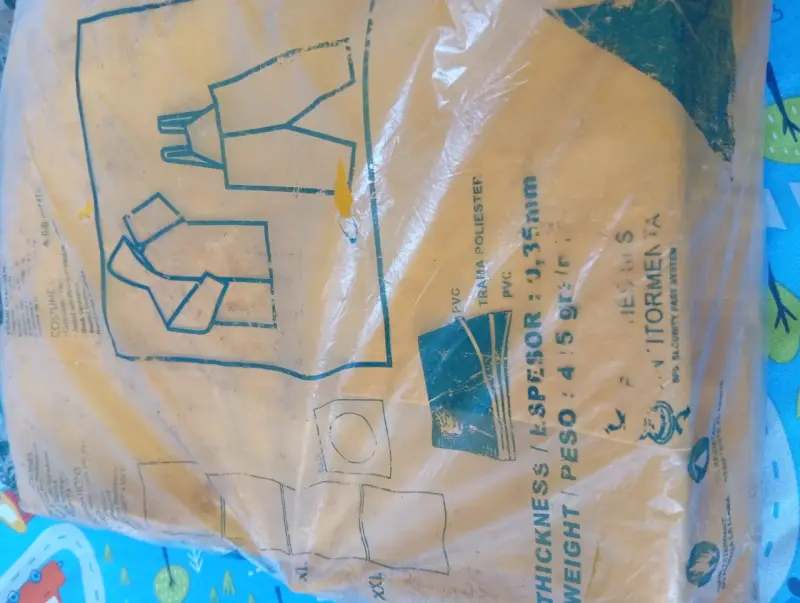 Conjunto impermeable amarillo para lluvia - 6