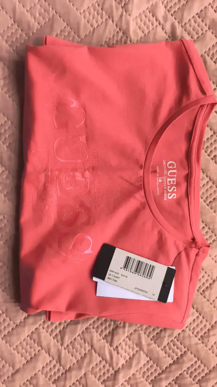 Polera Guess coral nueva con etiqueta - 2