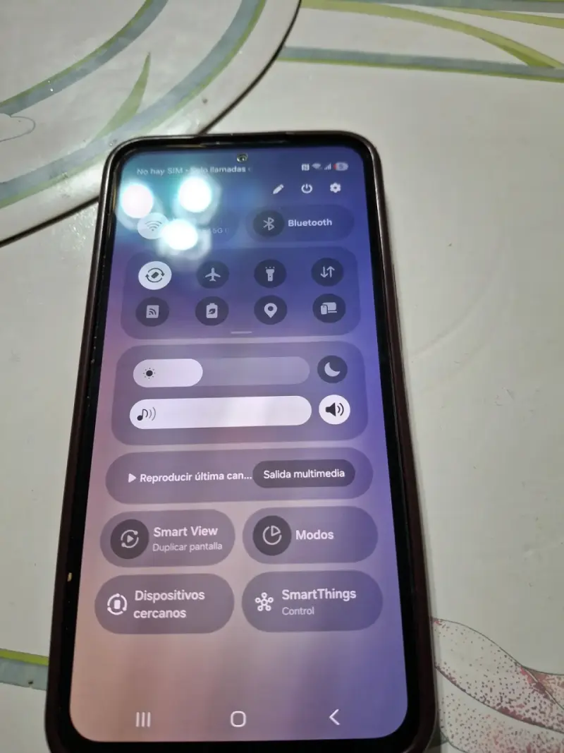 Smartphone Samsung Galaxy en buen estado - 2