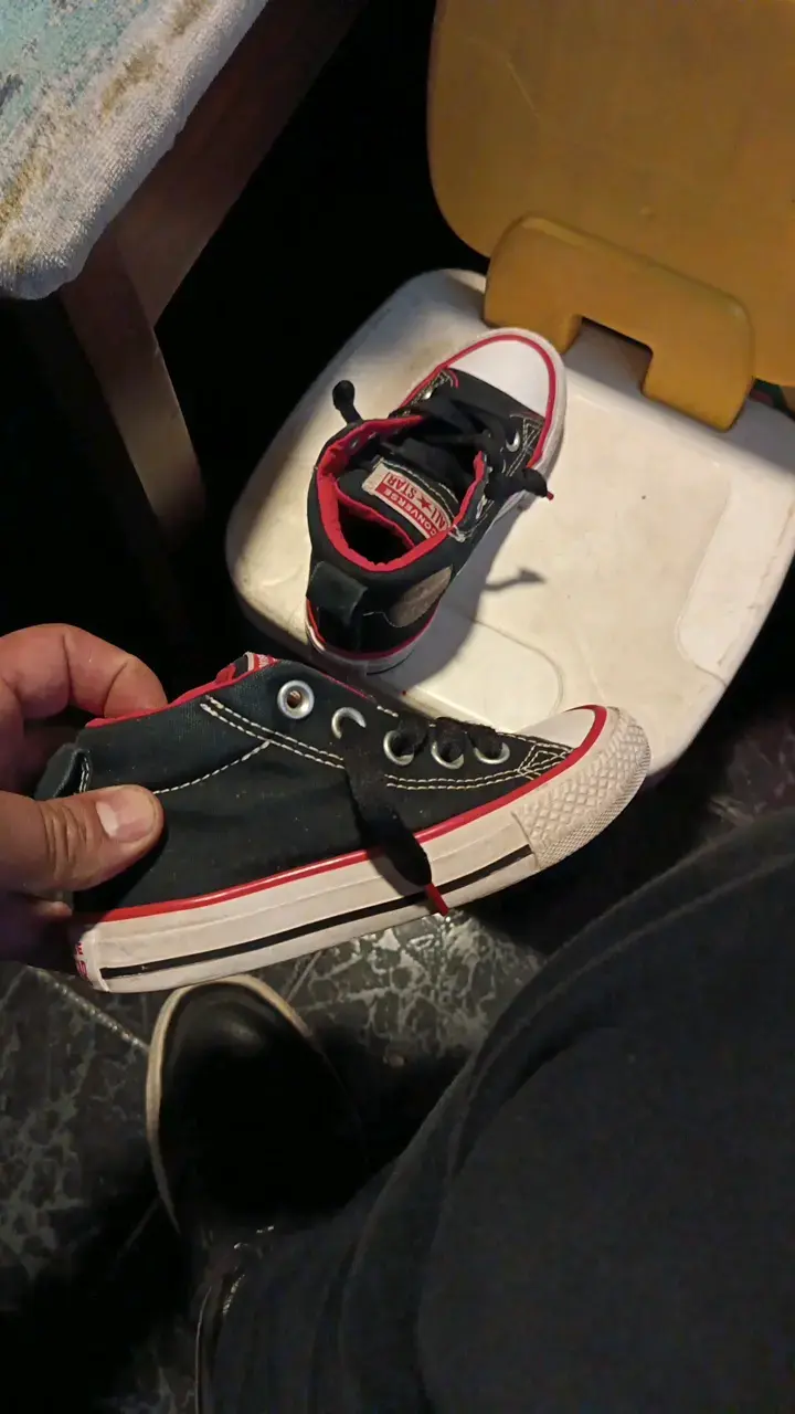 Zapatillas Converse All Star negras y rojas - 2