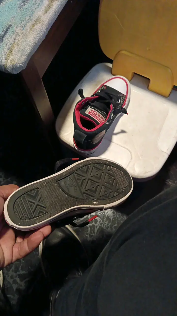 Zapatillas Converse All Star negras y rojas - 3