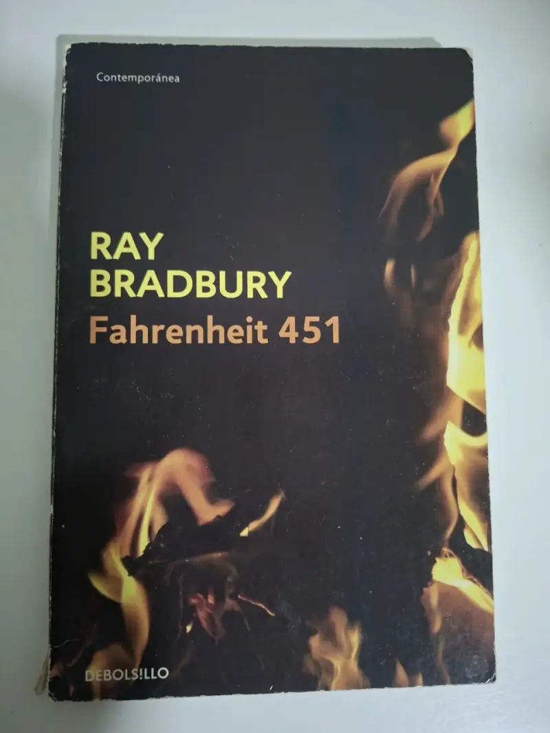 Libro 'Fahrenheit 451' de Ray Bradbury