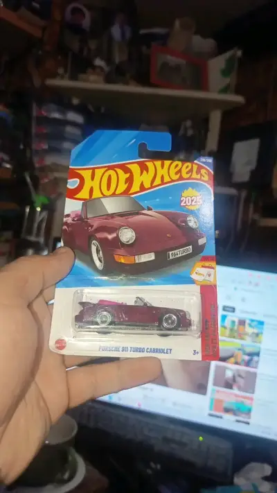 Hot Wheels Porsche 911 Turbo Cabriolet 2022 - miniatura 1