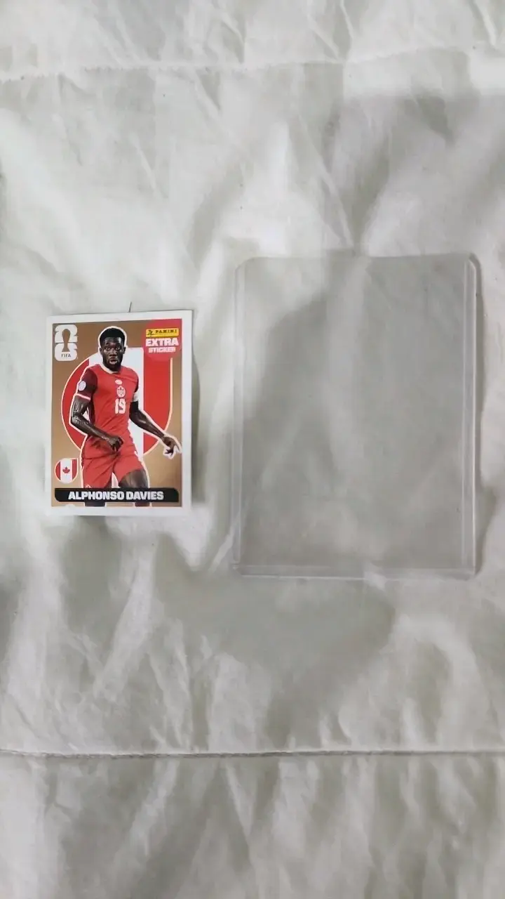 Lámina Panini Alphonso Davies Bronce FIFA - 3
