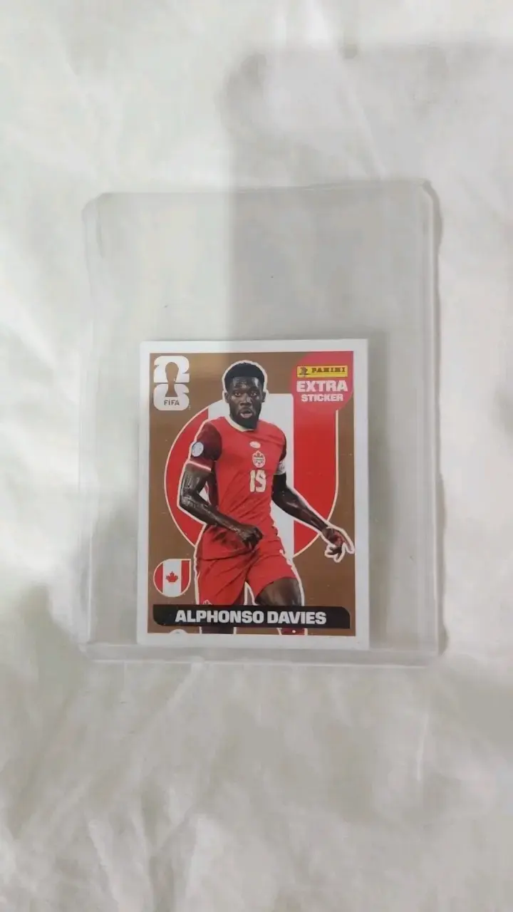 Lámina Panini Alphonso Davies Bronce FIFA - 4