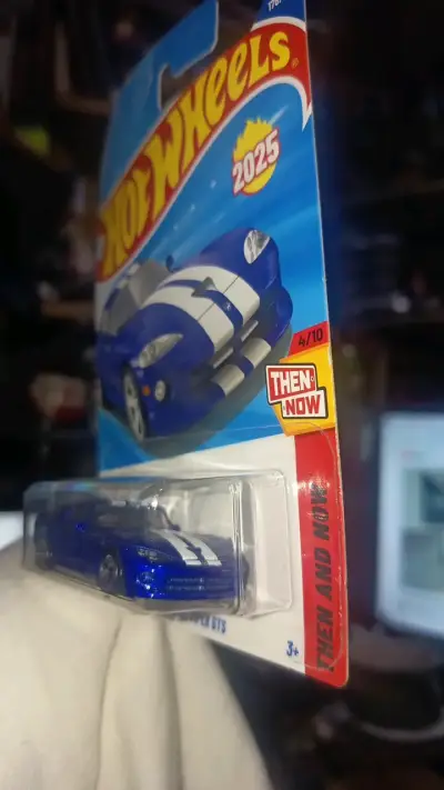 Hot Wheels '96 Dodge Viper GTS azul - miniatura 2