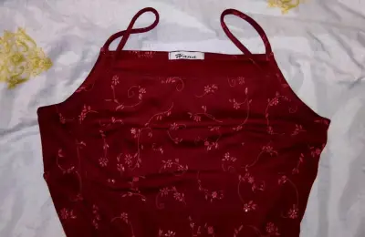 Vestido corto rojo con tirantes Hana - miniatura 2