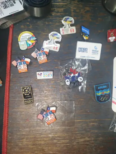 Colección de pines y llaveros Santiago 2023 - miniatura 3