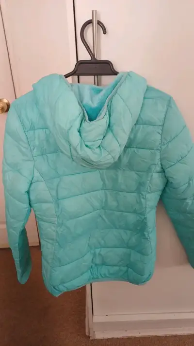 Chaqueta acolchada turquesa con capucha - miniatura 2