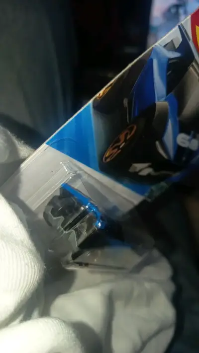 Hot Wheels Amaru GTC azul metálico - miniatura 3
