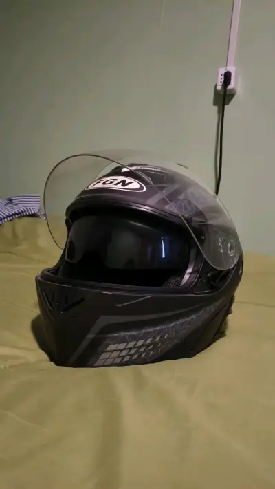 Casco integral de moto LGN negro XL nada de uso - miniatura 1