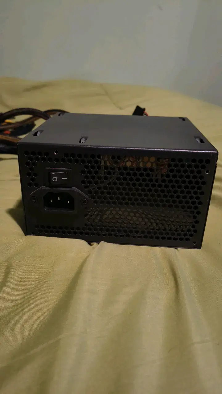 Fuente de poder Game Pro ATX-500W 80 Plus Bronze - 4
