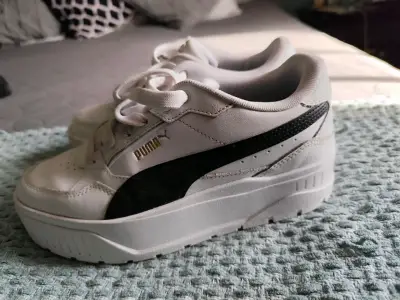 Zapatillas Puma blancas con logo negro - miniatura 4